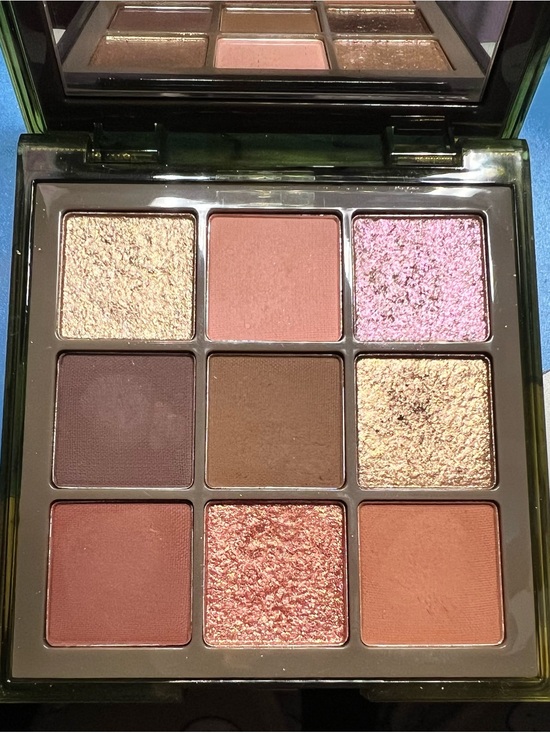 HUDA BEAUTY Other - Huda Beauty Khaki haze 9 colour eyeshadow